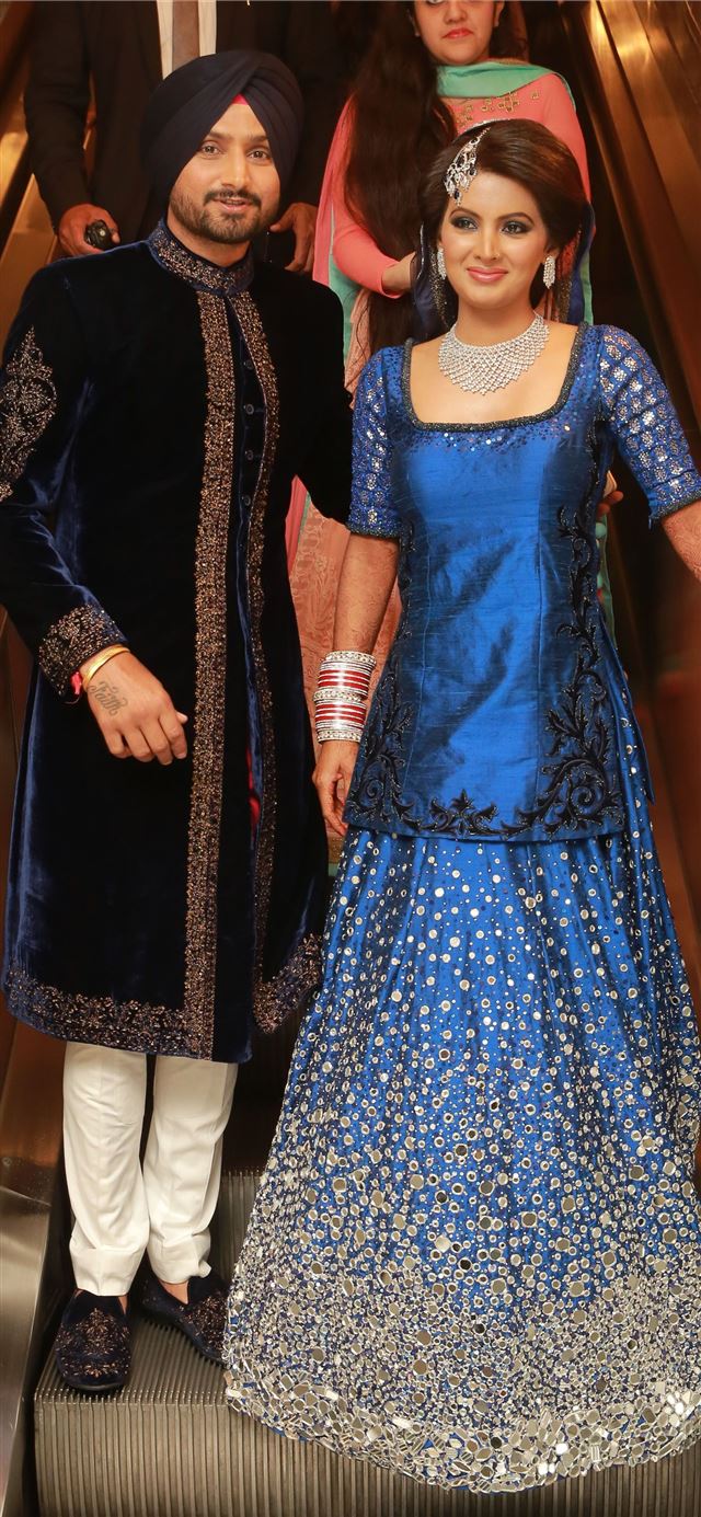 1125x2436 16 Best WishZee Couples images - harbhajan singh iPhone 11 Wallpaper