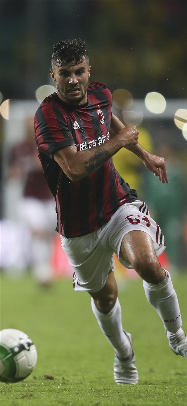 1125x2436 Ac Milan 2018 - soccer celebrity iPhone 11 Wallpaper