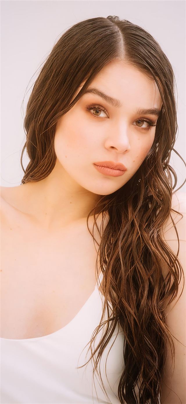 1125x2436 hailee steinfeld 2020 4k - music iPhone 11 Wallpaper