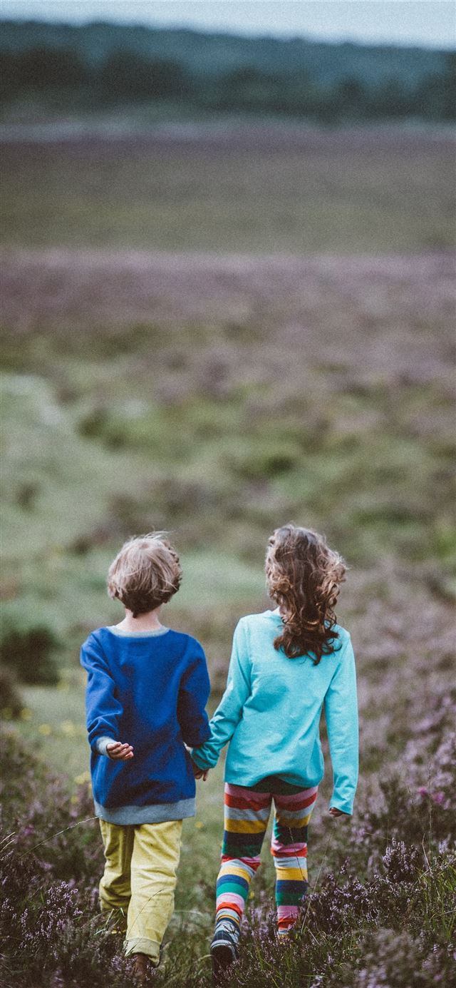 1125x2436 children childhood friends and siblings hd and bac... - trends iPhone 11 Wallpaper