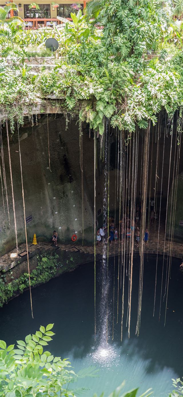 1125x2436 Ik Kil Cenote - mexico iPhone 11 Wallpaper