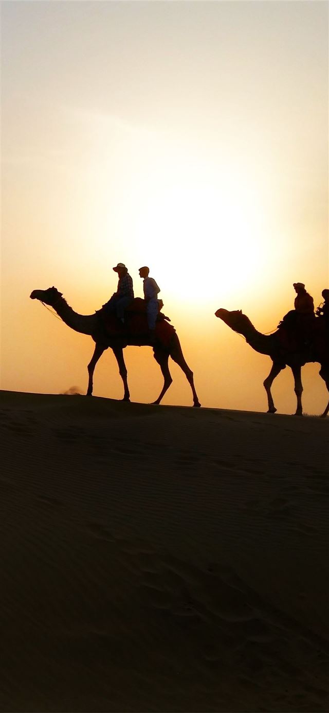 1125x2436 Huacachina - ica iPhone 11 Wallpaper