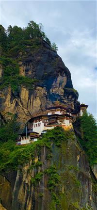 Tiger's Nest Monastery wallpaper