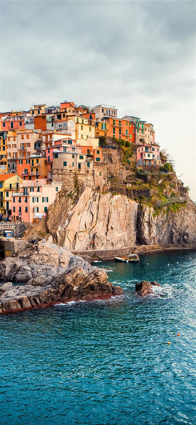 1125x2436 Cinque Terre - liguria iPhone 11 Wallpaper