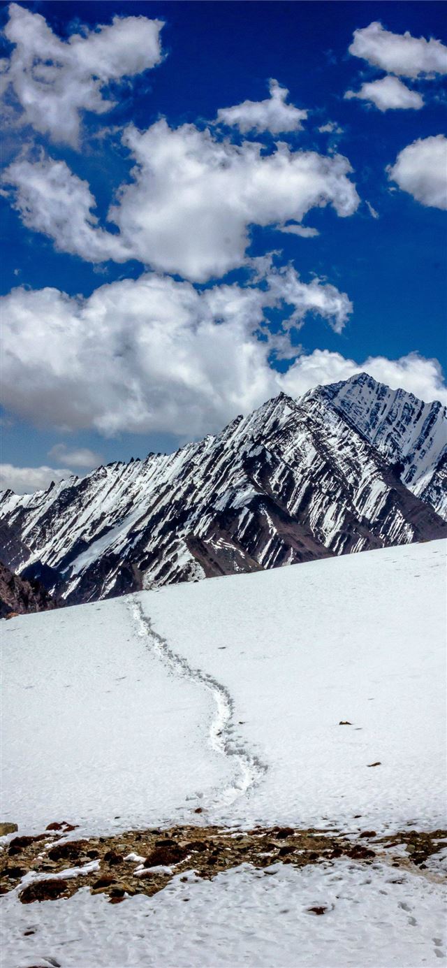 1125x2436 Ladakh - india iPhone 11 Wallpaper