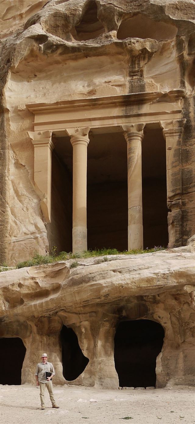 1125x2436 Petra - southern jordan iPhone 11 Wallpaper