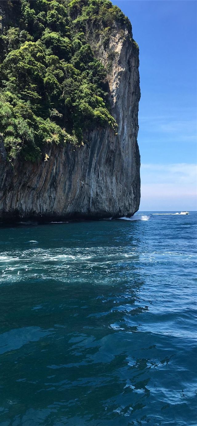 1125x2436 Phi Phi Islands - phi phi islands iPhone 11 Wallpaper