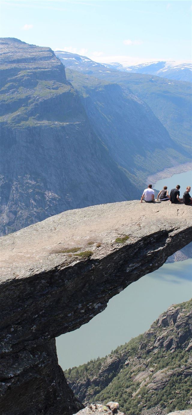 1125x2436 Trolltunga - trolltunga iPhone 11 Wallpaper