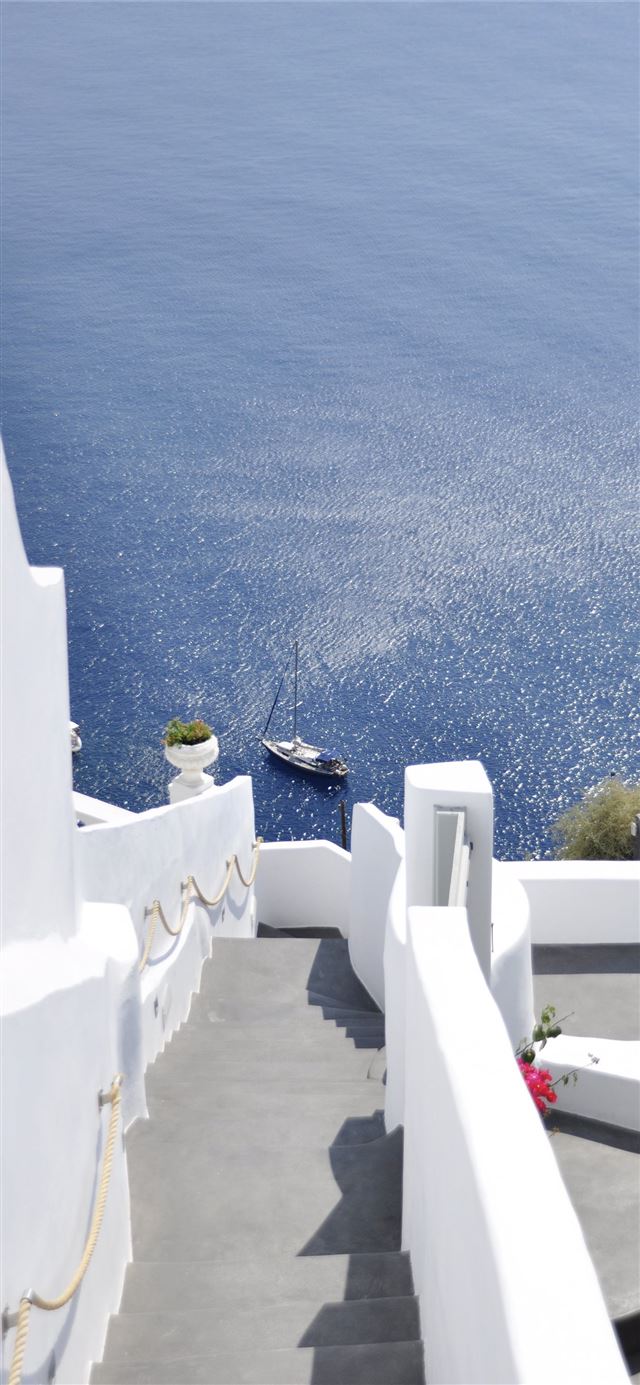 1125x2436 Santorini - 100 most beautiful places to visit iPhone 11 Wallpaper