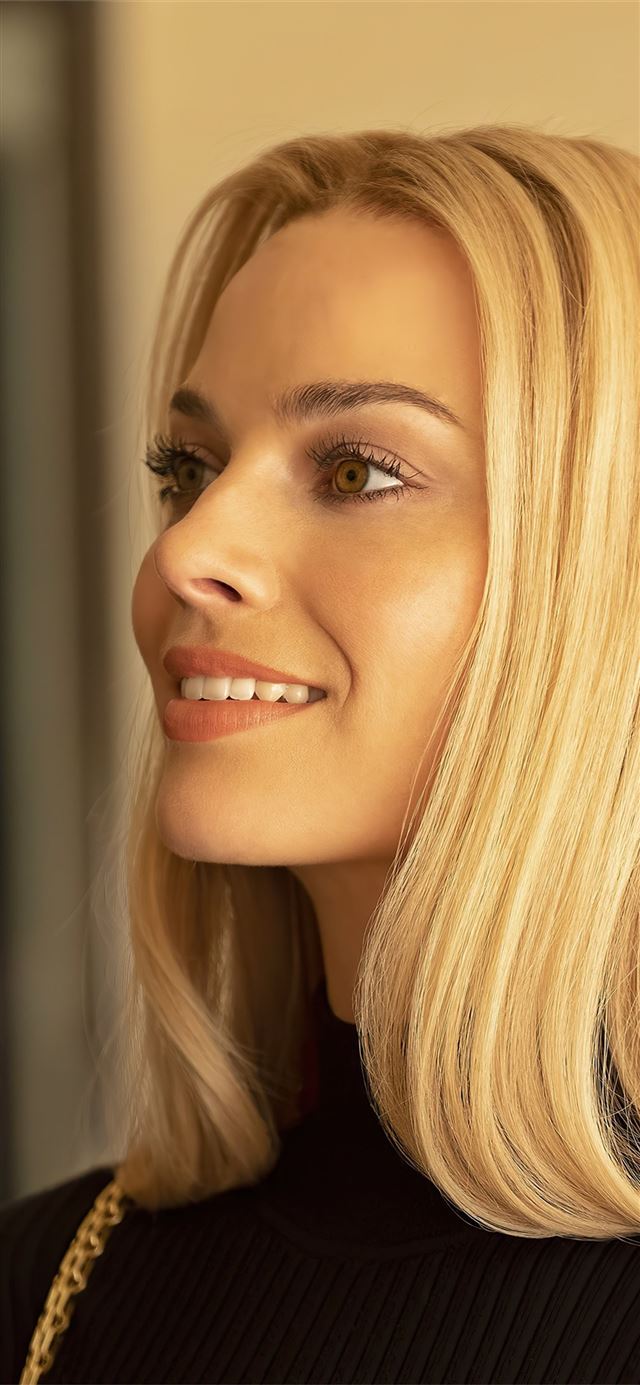 1125x2436 margot robbie in 2020 - celebrities iPhone 11 Wallpaper
