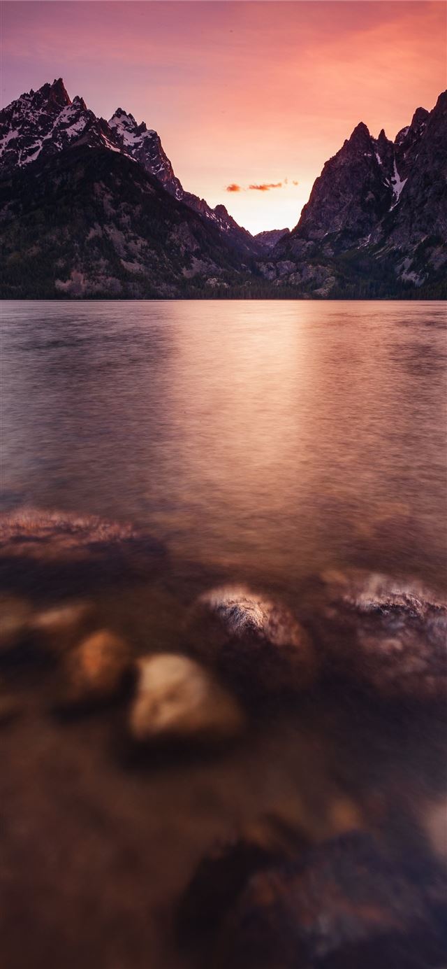 1125x2436 body of water - sky iPhone 11 Wallpaper