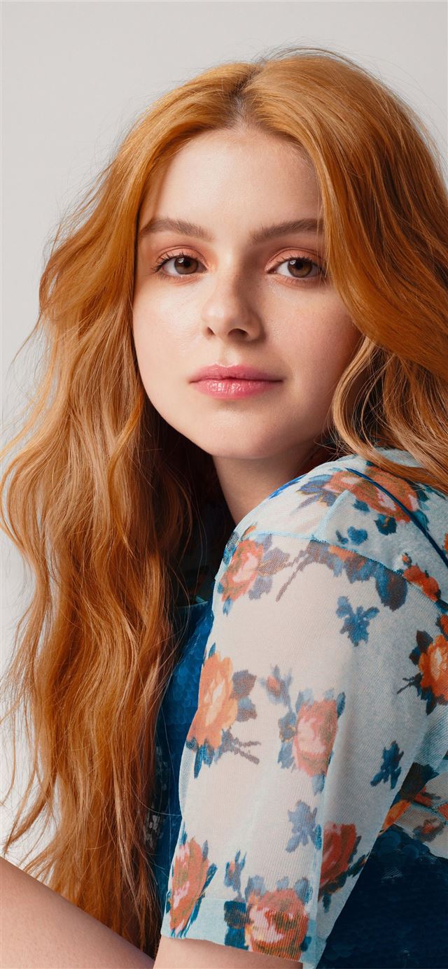 1125x2436 ariel winter ashley photoshoot for teen vogue us 4... - 4k iPhone 11 Wallpaper