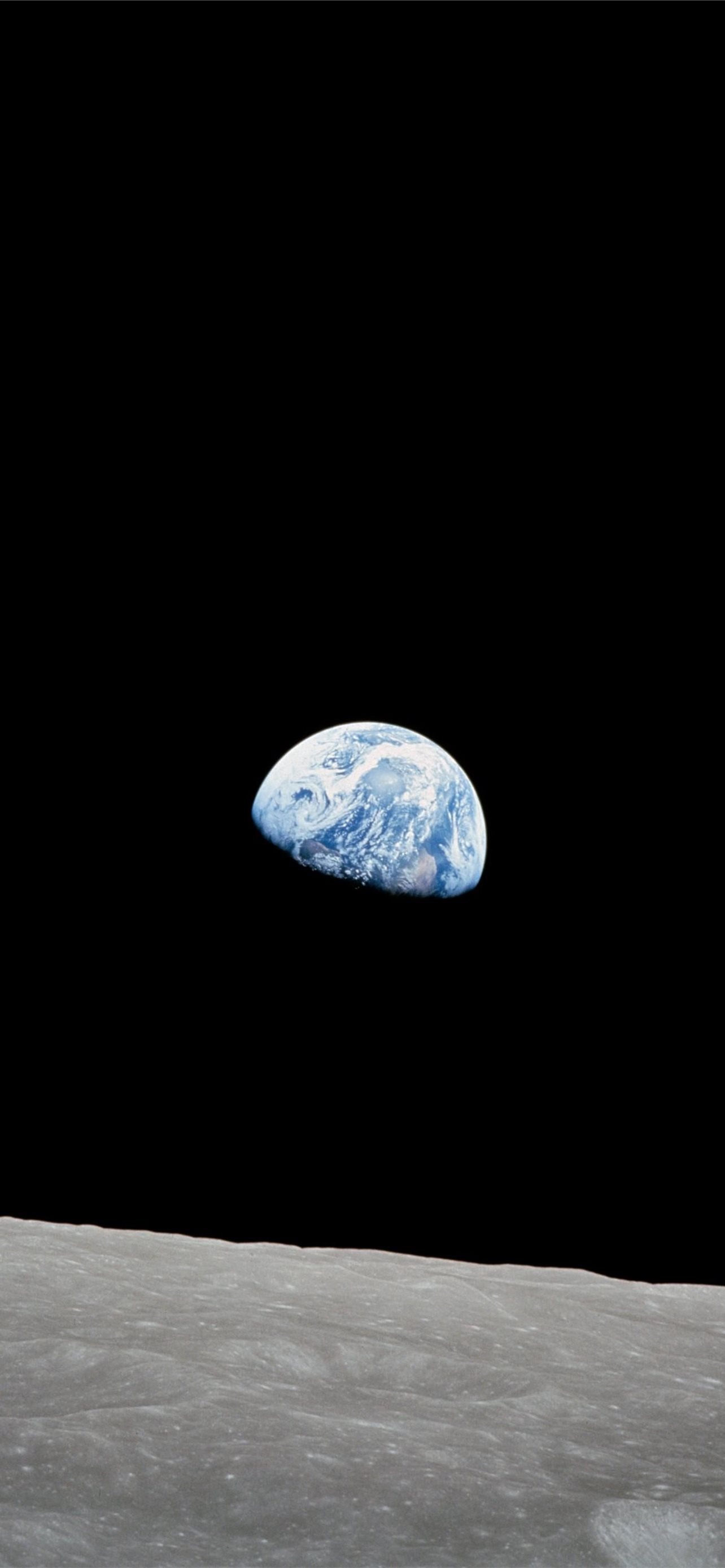 Apollo 8's Iconic Earthrise Photos iPhone wallpaper 