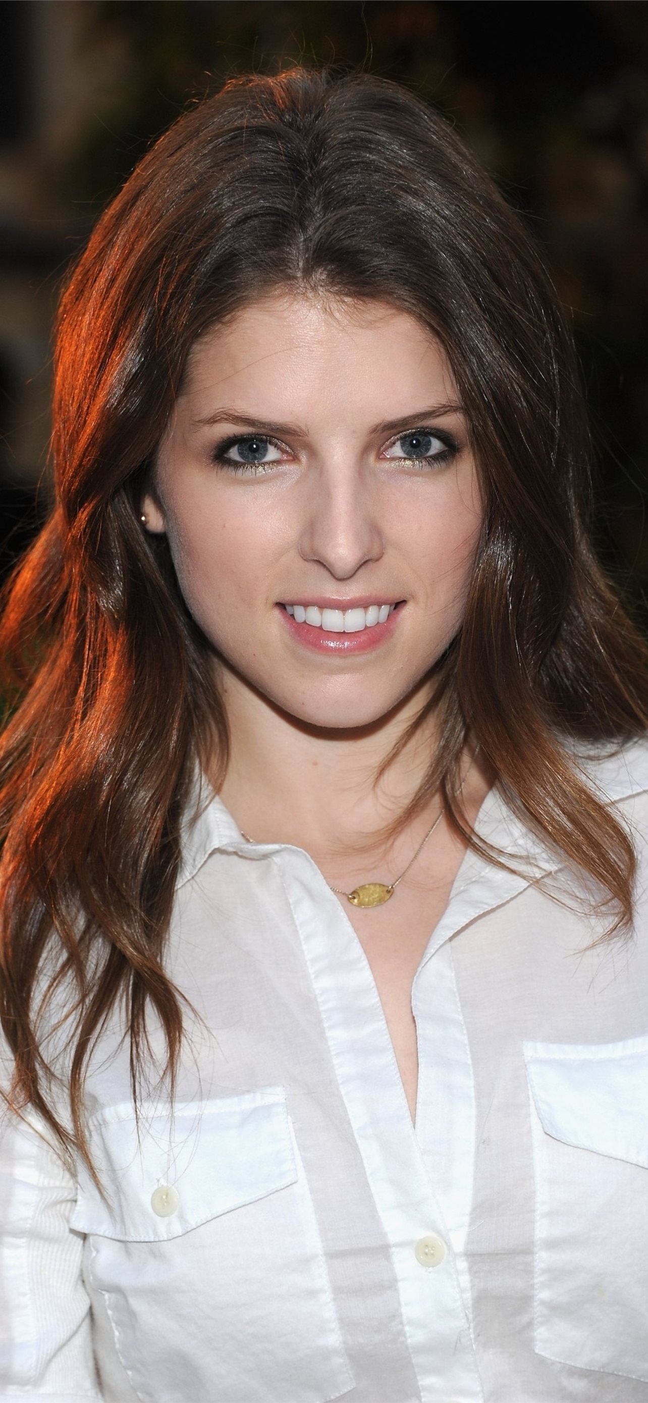 Anna Kendrick 01 – Background HD iPhone Wallpapers Free Download, image size:1284x2778
