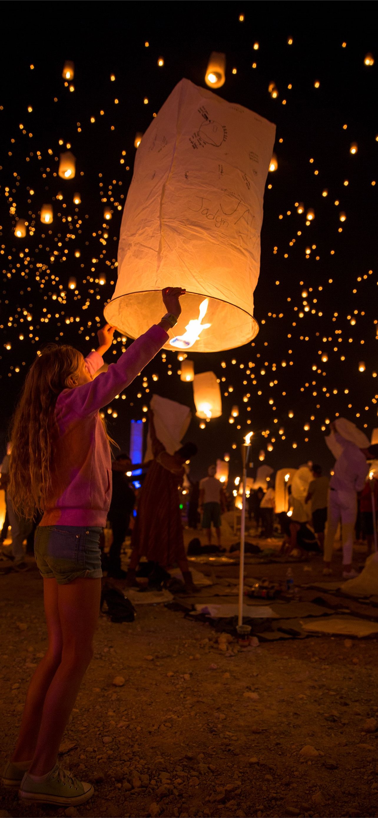 Best Floating lanterns festival iPhone HD Wallpapers - iLikeWallpaper