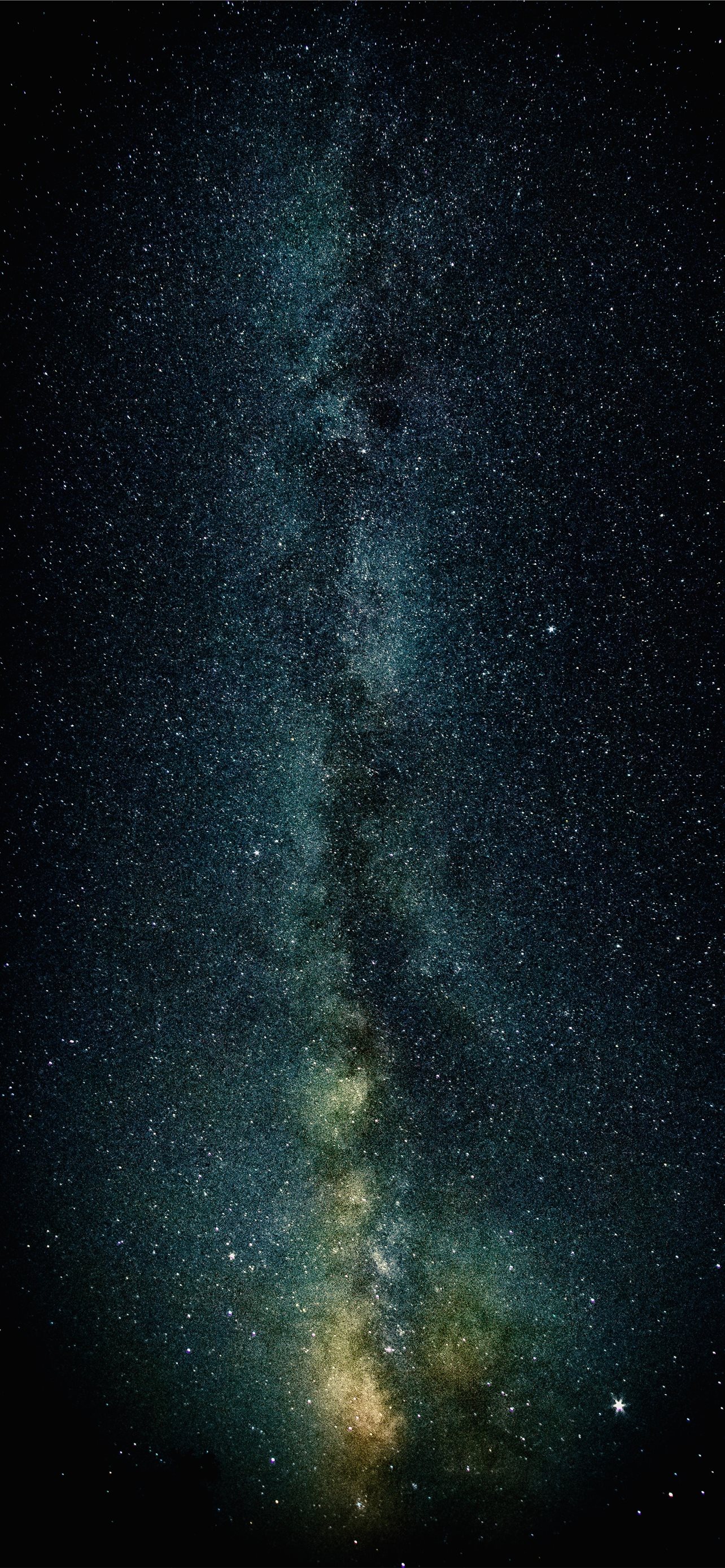 The Milky Way from Glacier Point in Yosemite Natio... iPhone wallpaper 