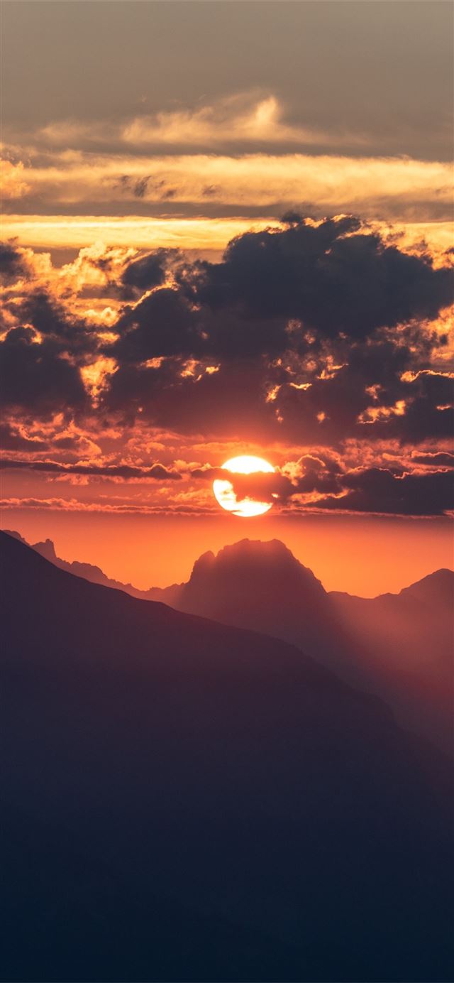 beautiful sunrise in sky 5k iPhone 12 wallpaper 