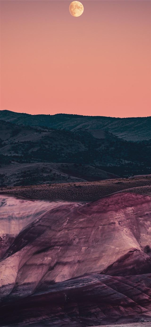moon rising over the painted hills 4k iPhone 12 wallpaper 