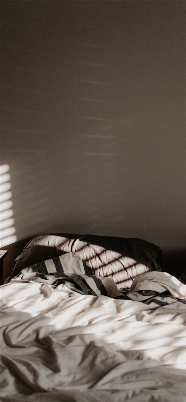 sunlight inside bed iPhone 12 wallpaper 