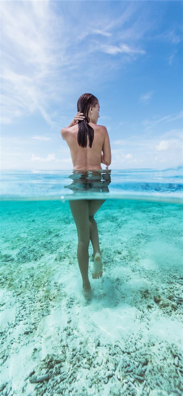 naked woman in water at daytime iPhone 12 wallpaper 