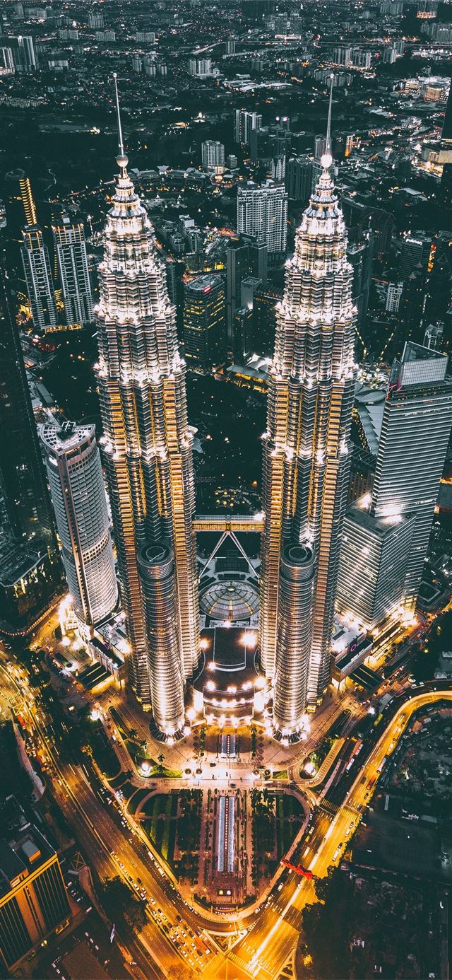 Twin Tower Malaysia iPhone 12 wallpaper 