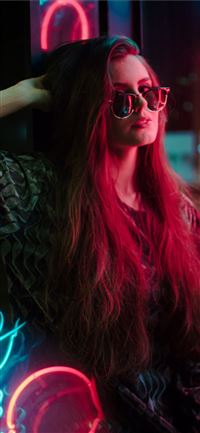 woman holding her head wallpaper