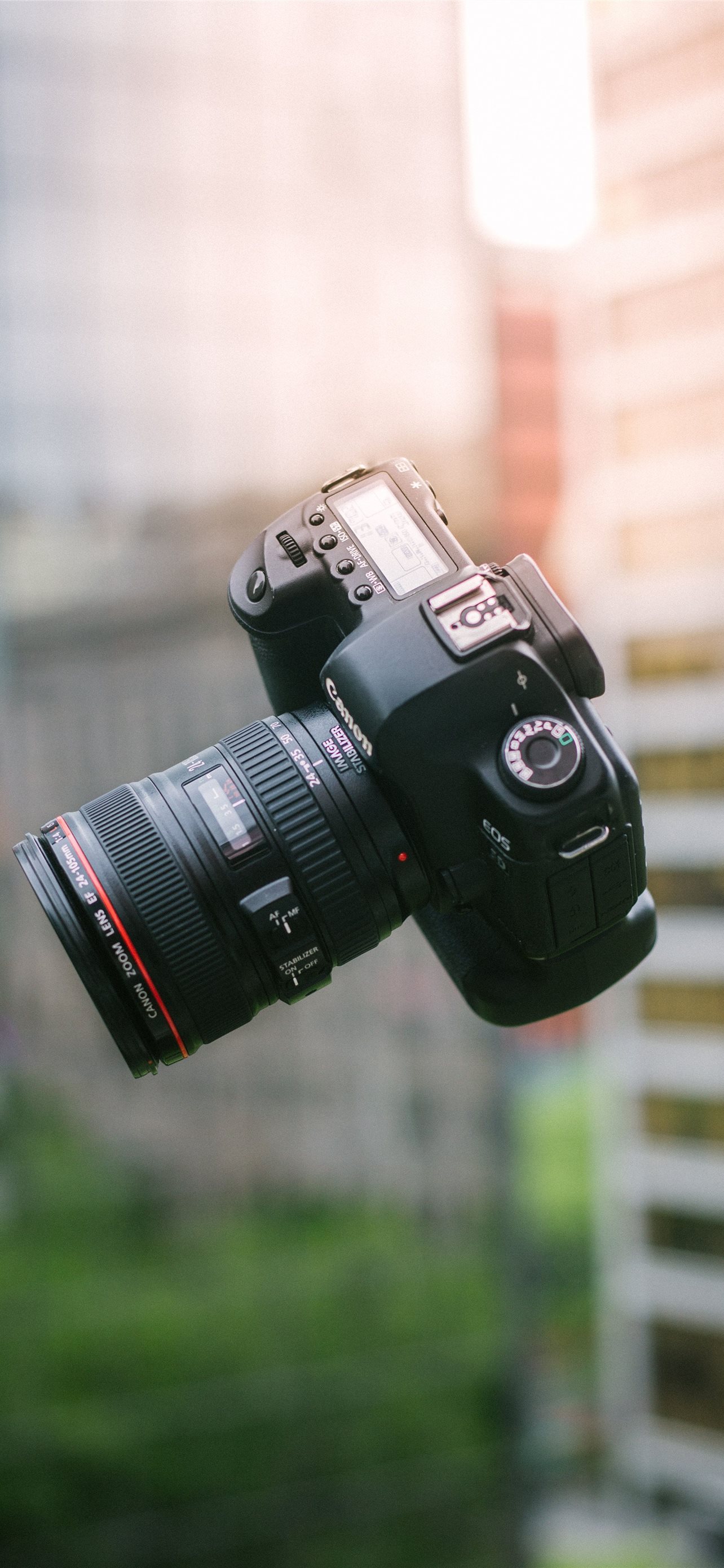 Máy ảnh Canon EOS 6D: Chất lượng đỉnh cao và khả năng tùy chỉnh của máy ảnh Canon EOS 6D đang chờ đón bạn để khám phá. Tận hưởng màu sắc sống động, độ phân giải cao và khả năng chụp ảnh tuyệt vời với máy ảnh đẳng cấp này.