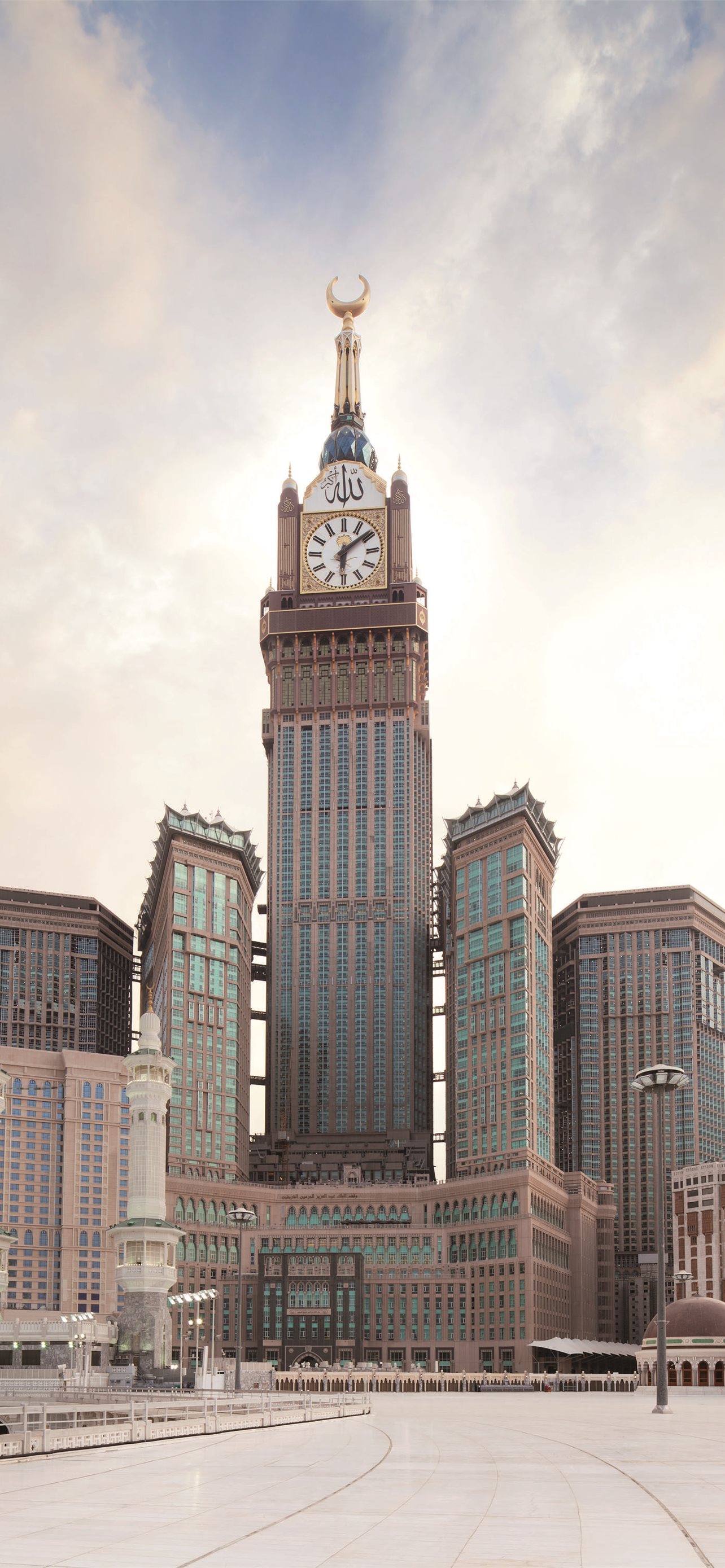 Completed Makkah Royal Hotel Clock Tower in Saudi ... iPhone Wallpapers  Free Download