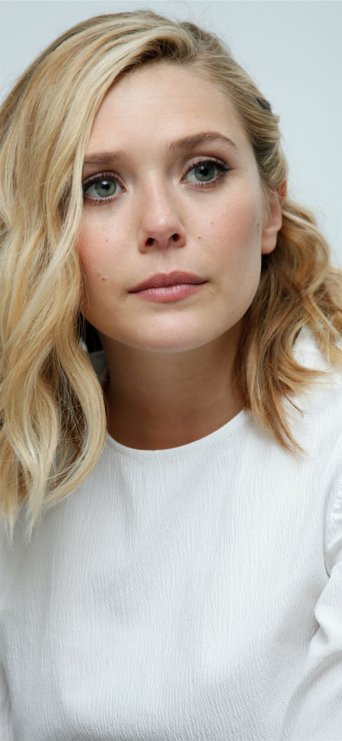 Women Actress Elizabeth Olsen Blonde Legendzz 117 Iphone Wallpapers Free Download 