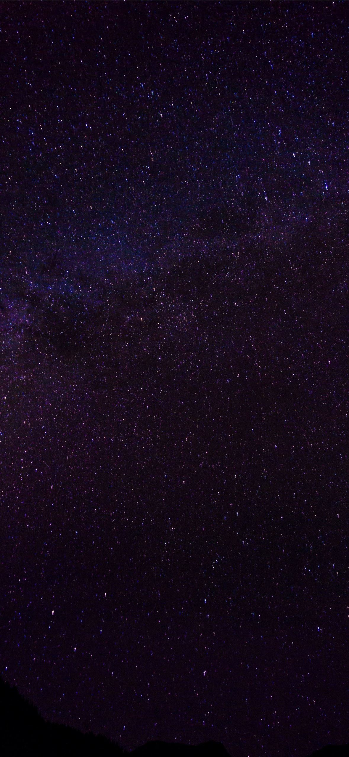 Màu tím là một trong những gam màu được yêu thích nhất trong bộ sưu tập hình nền thiên hà của chúng tôi. Nếu bạn đang tìm kiếm một hình nền mới cho iPhone của mình, hãy tải về những hình nền màu tím độc đáo và tuyệt vời này. Chúng tôi cam đoan bạn sẽ không bao giờ hối hận khi tải về những hình nền tuyệt vời này đâu!