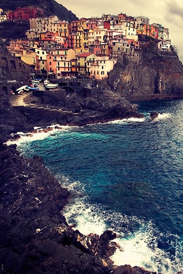640x960 Beautiful Manarola - beautiful iPhone 4s Wallpaper