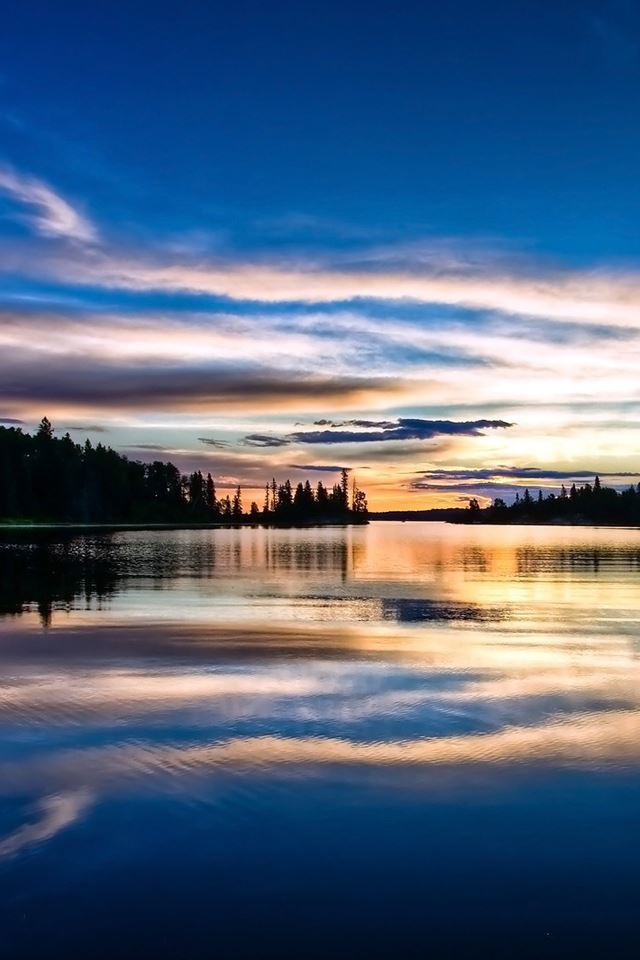 640x960 Lake reflecting the evening sky - evening iPhone 4s Wallpaper