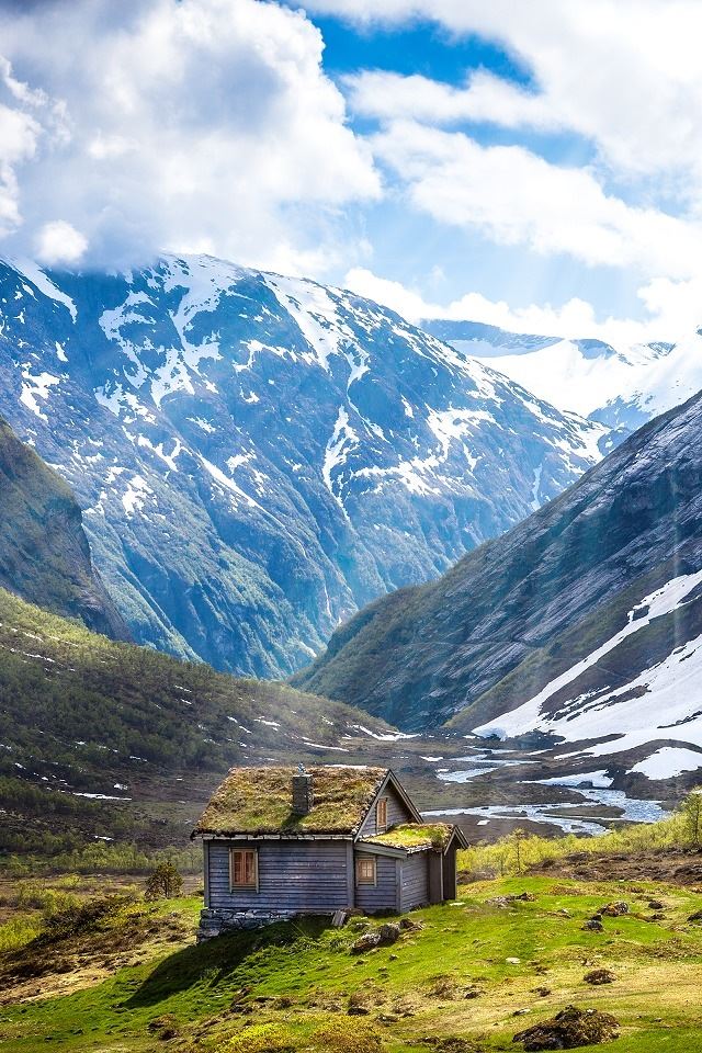640x960 Geiranger Norway - mountain iPhone 4s Wallpaper