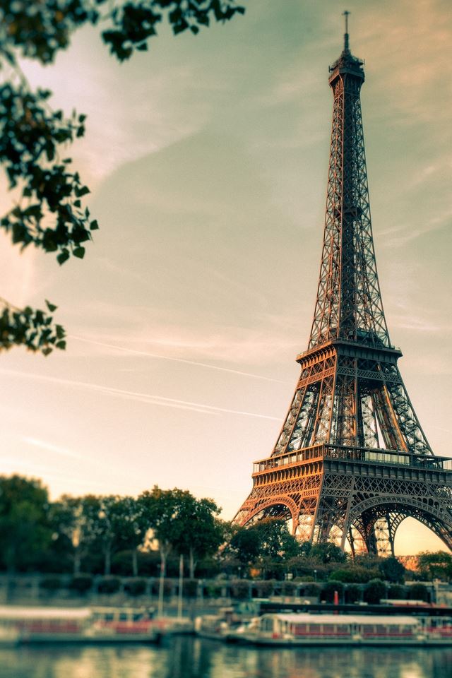 640x960 Lovely Eiffel Tower View - lovely iPhone 4s Wallpaper