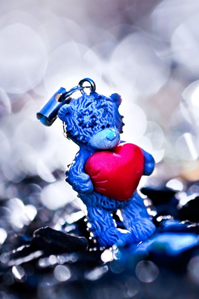 640x960 Love Struck -  iPhone 4s Wallpaper
