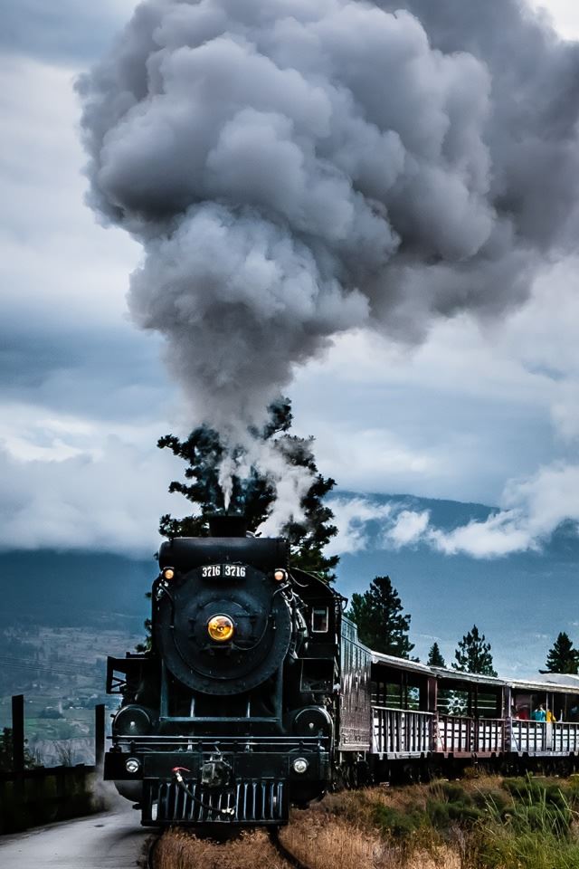 640x960 Old Train 2 - train iPhone 4s Wallpaper