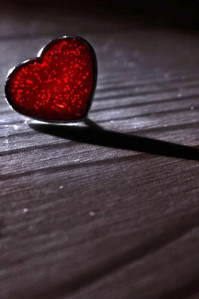 640x960 Lonely heart - lonely iPhone 4s Wallpaper