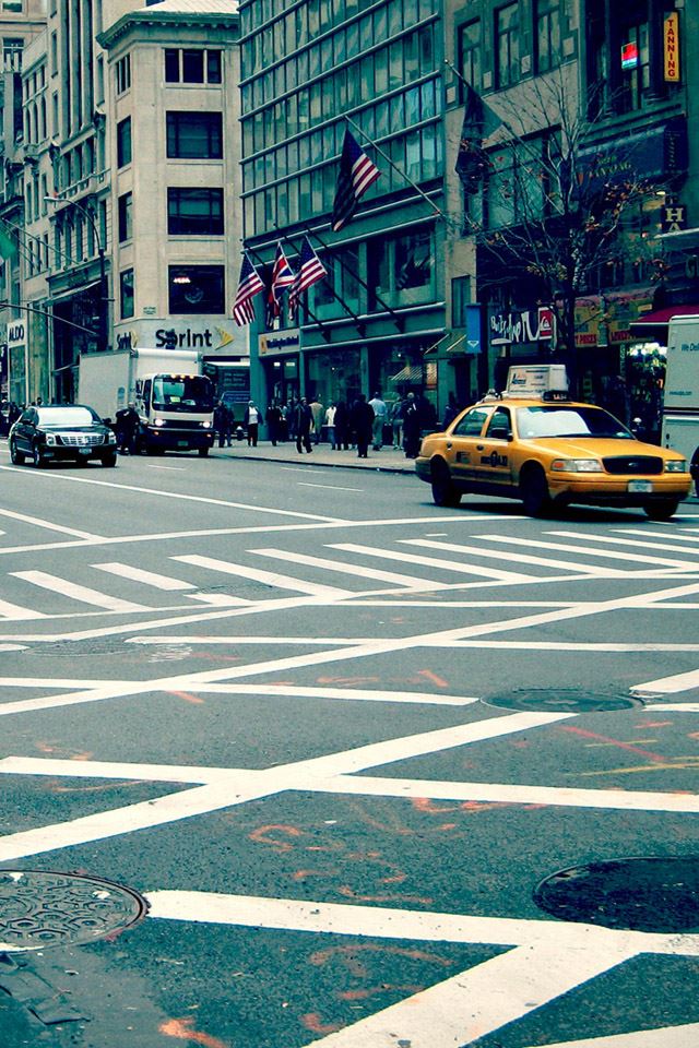640x960 New York city street -  iPhone 4s Wallpaper