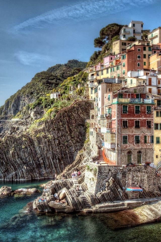 640x960 Hdr Riomaggiore Italy - house iPhone 4s Wallpaper