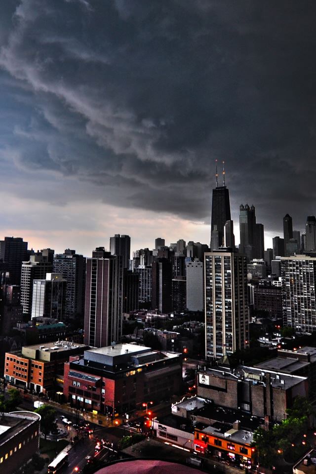 640x960 Storm Clouds Over Chicago - chicago iPhone 4s Wallpaper