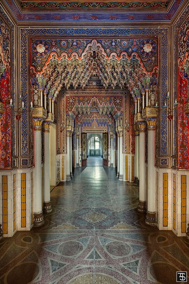 640x960 Colorful promenade - building iPhone 4s Wallpaper