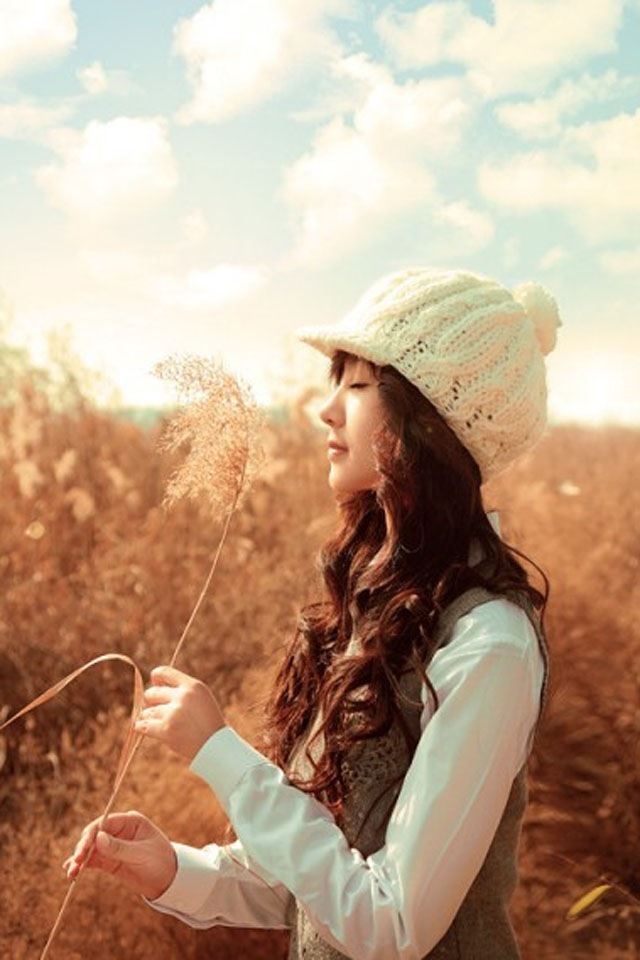 640x960 Sweet Girl -  iPhone 4s Wallpaper