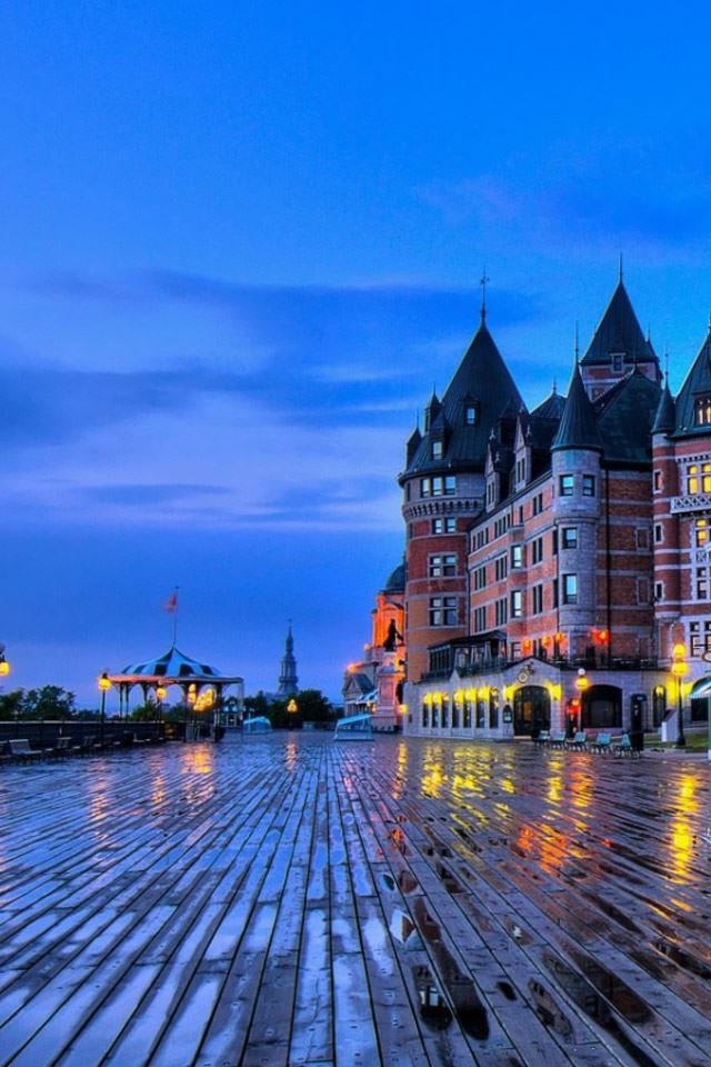 640x960 Chateau Frontenac Quebec - tree iPhone 4s Wallpaper