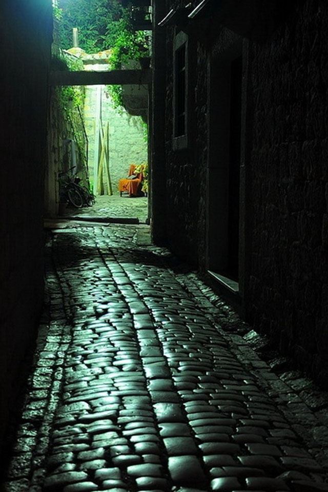 640x960 Alley - alley iPhone 4s Wallpaper