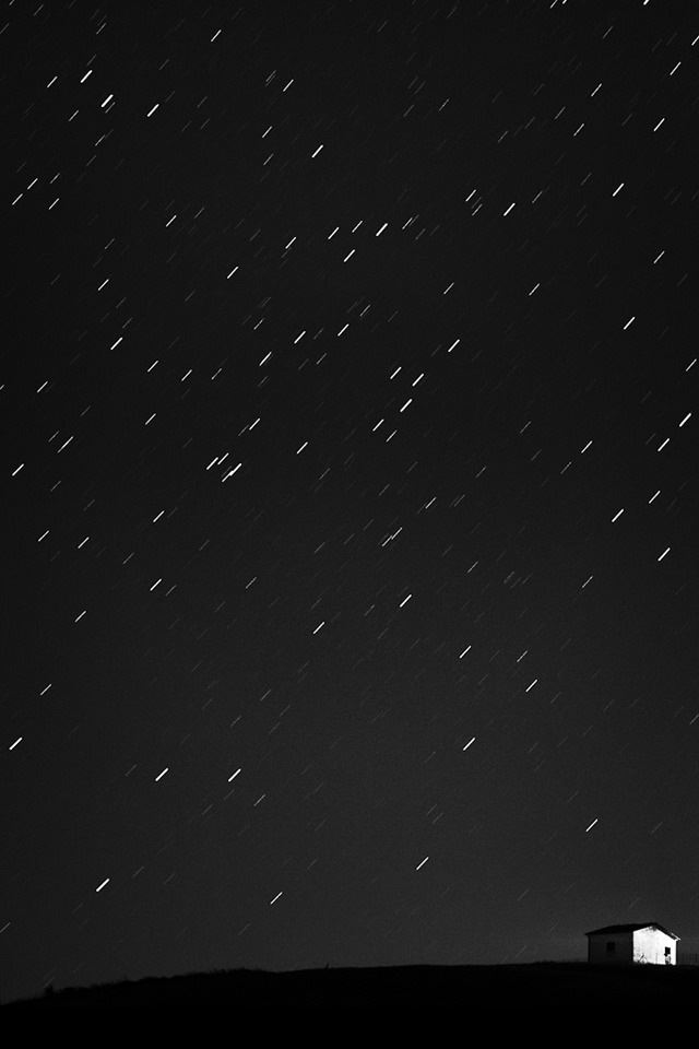 640x960 Behind at little house - house iPhone 4s Wallpaper