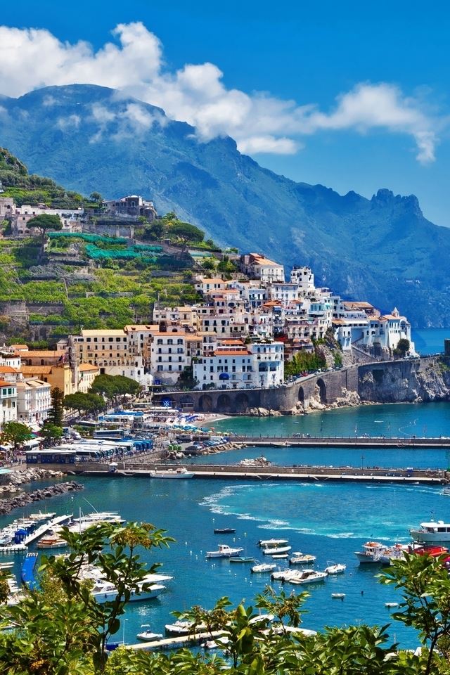 640x960 Greece Island City Landscape - mountain iPhone 4s Wallpaper