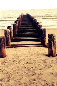 Sandy beach corridor wallpaper