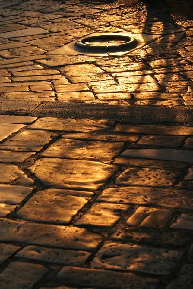 640x960 Stone road - orange iPhone 4s Wallpaper