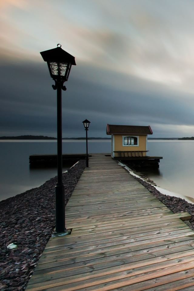 640x960 Lake Dock - black iPhone 4s Wallpaper