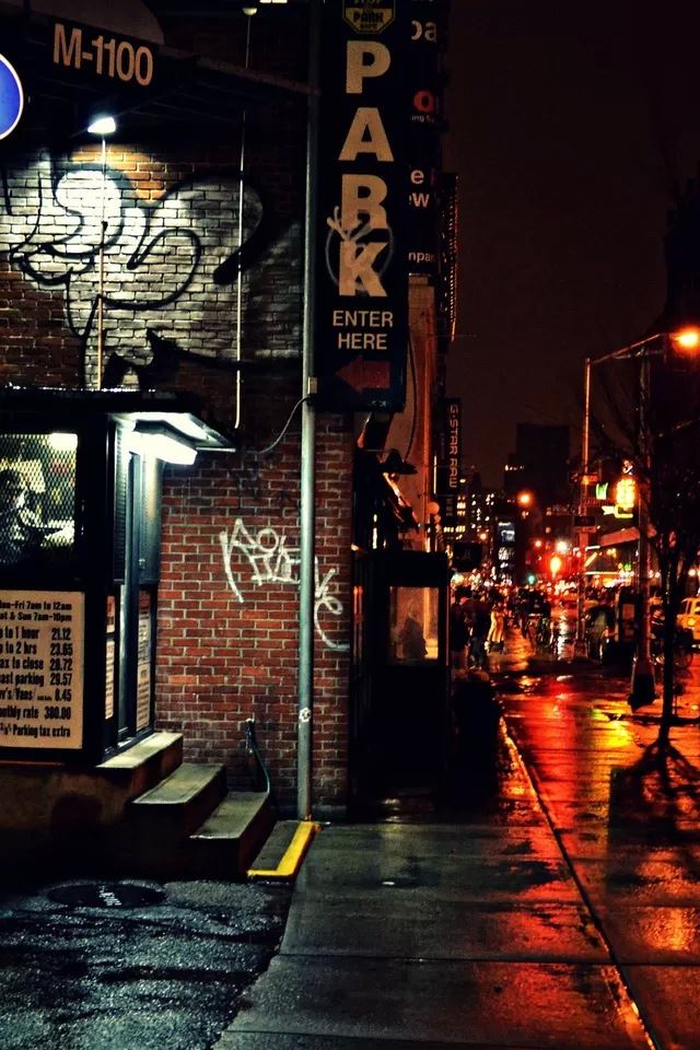 640x960 Street corner -  iPhone 4s Wallpaper